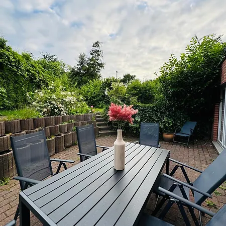 Charmante In -ihr Perfektes Zuhause Am Meer! Terasse, Parken & Strand! W1 *