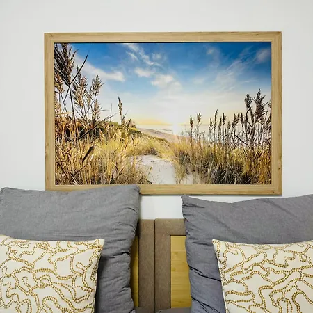 Charmante In -ihr Perfektes Zuhause Am Meer! Terasse, Parken & Strand! W1 Apartman